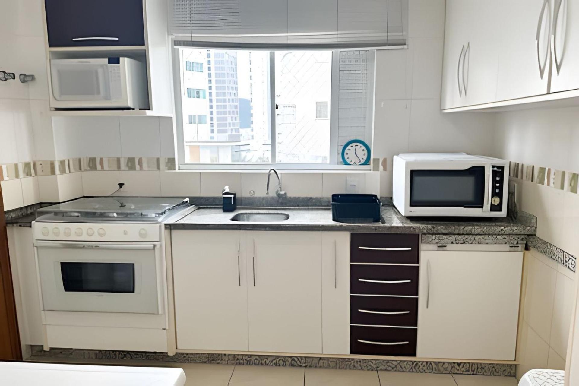 Apartamento Na Central, Amplo E Perto Do Mar Em Bc