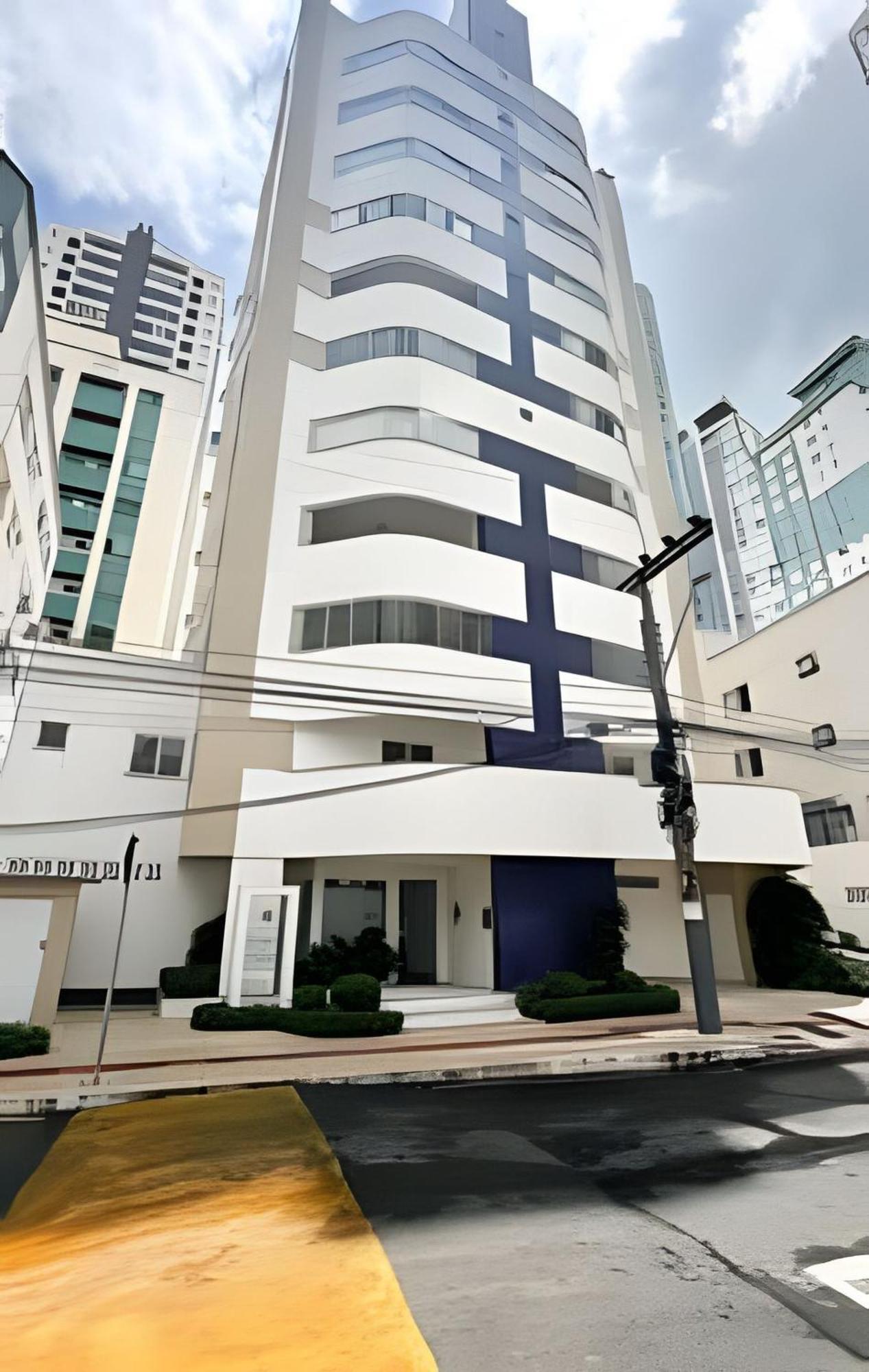 Na Central, Amplo E Perto Do Mar Em Bc Apartamento